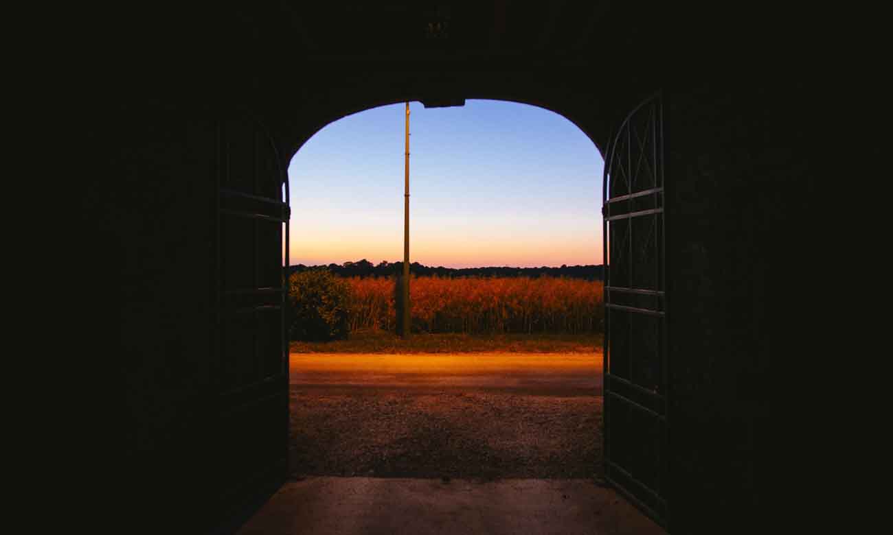 gate-sunset-julien-vacher-1300px gate-sunset-julien-vacher-1300px