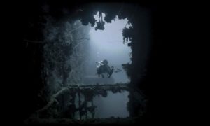 diver-wreck-lake-1300px