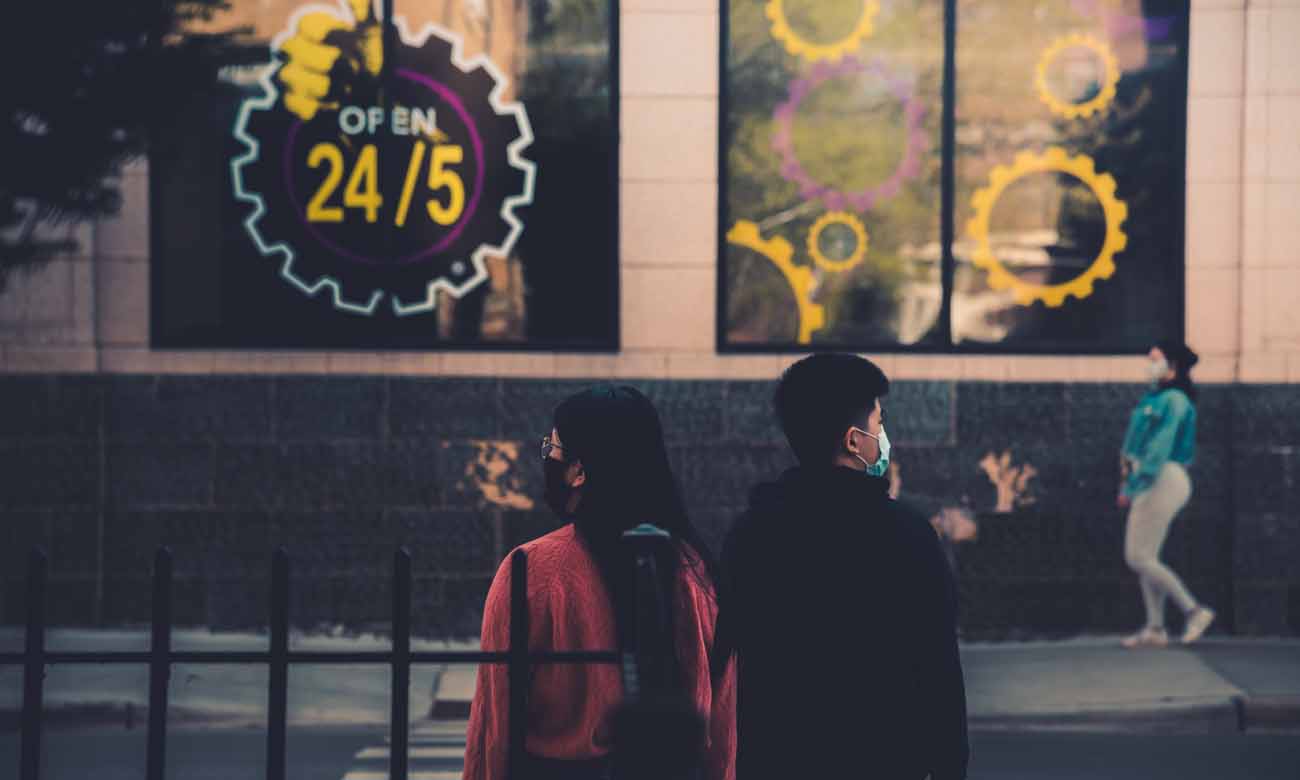 couple-mask-covid19-1300px couple-mask-covid19-1300px