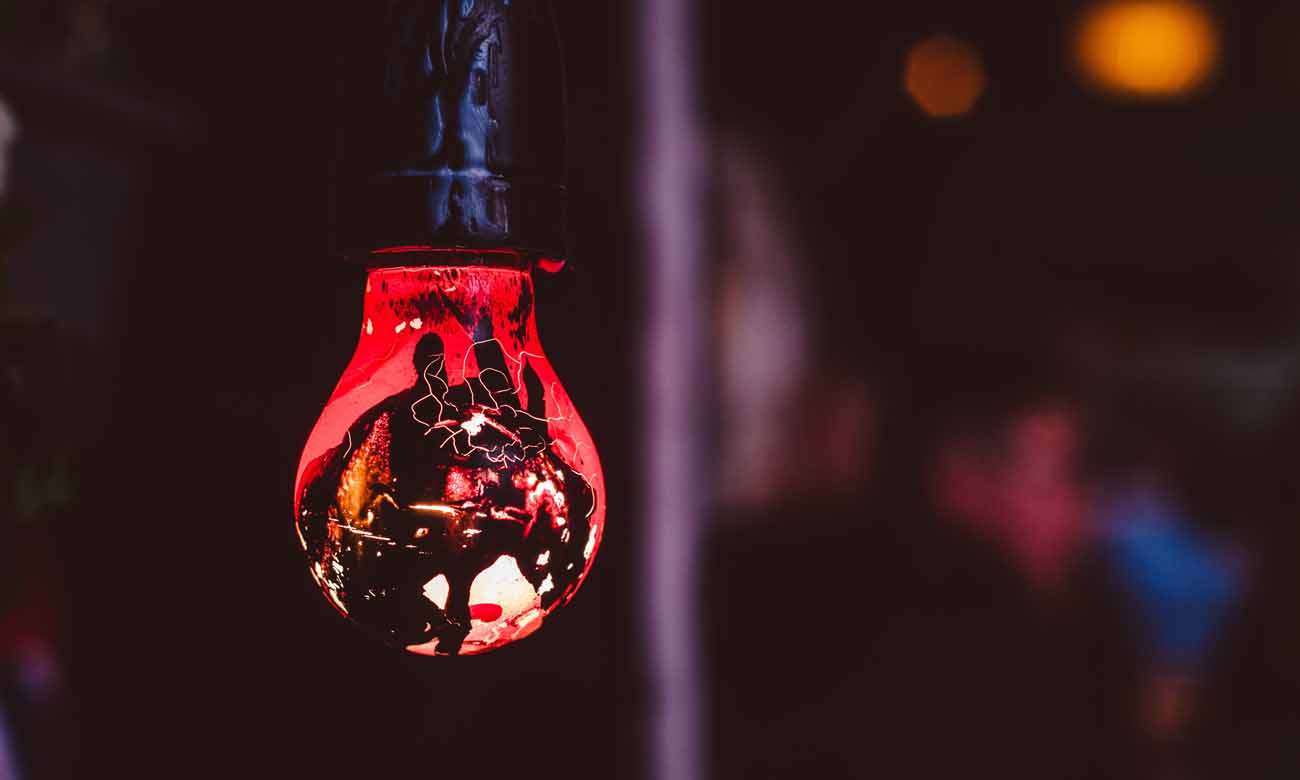 light-bulb-red-1300px light-bulb-red-1300px