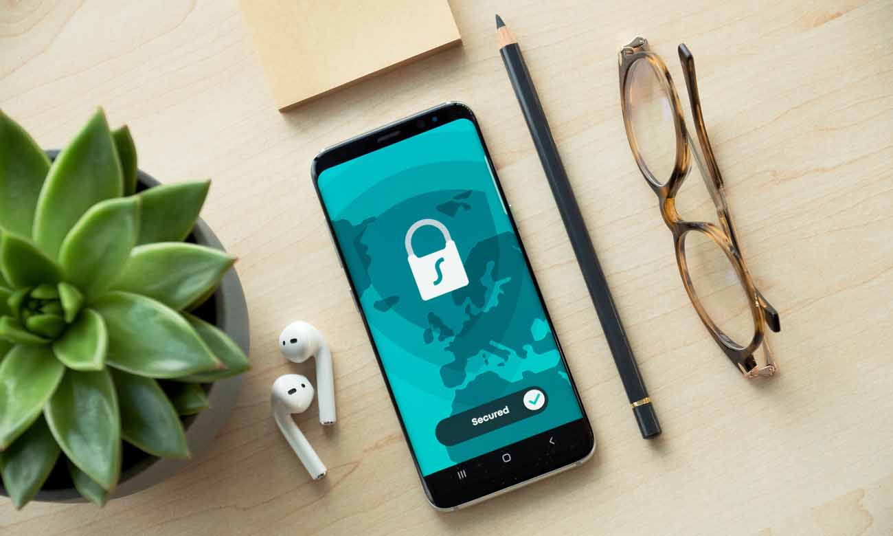 security-smartphone- 1300 px security-smartphone- 1300 px